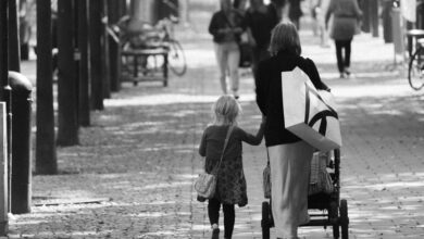 Parenting like the french