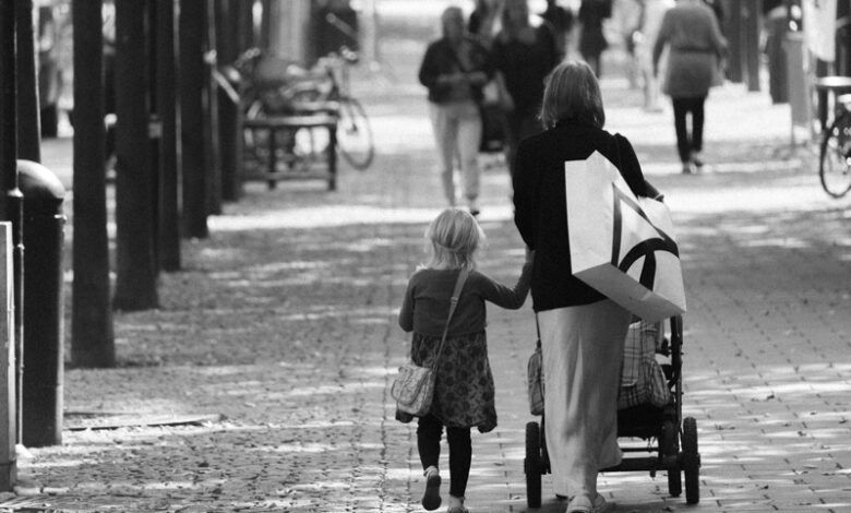 Parenting like the french