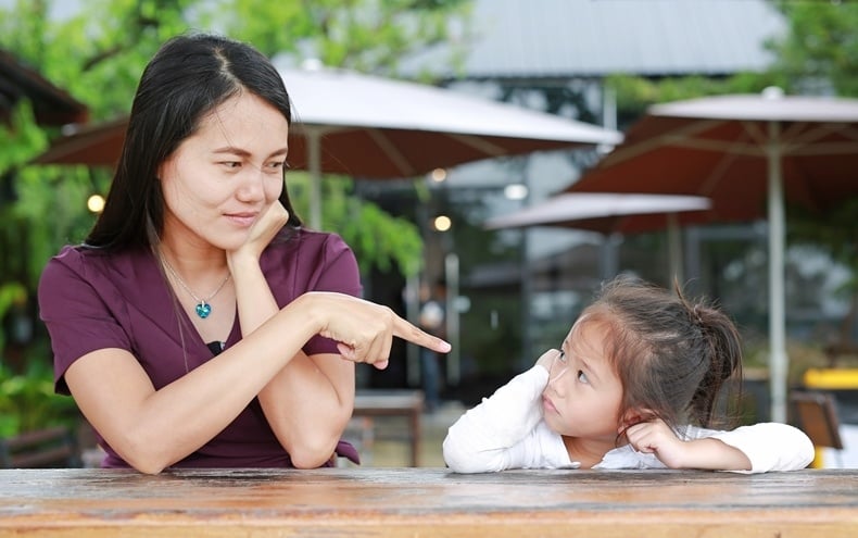 Children born to older parents tend to have fewer behavior problems