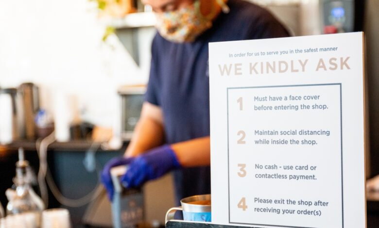 Why hanging out at a bar during the pandemic is a terrible idea