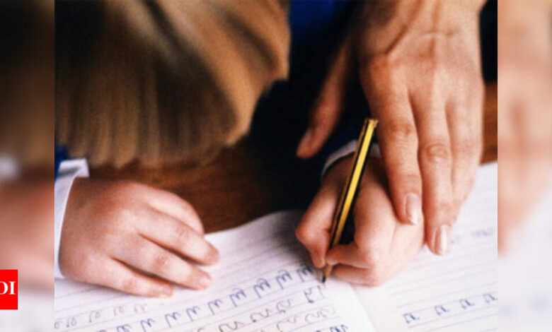 Left handed people mental health treatments