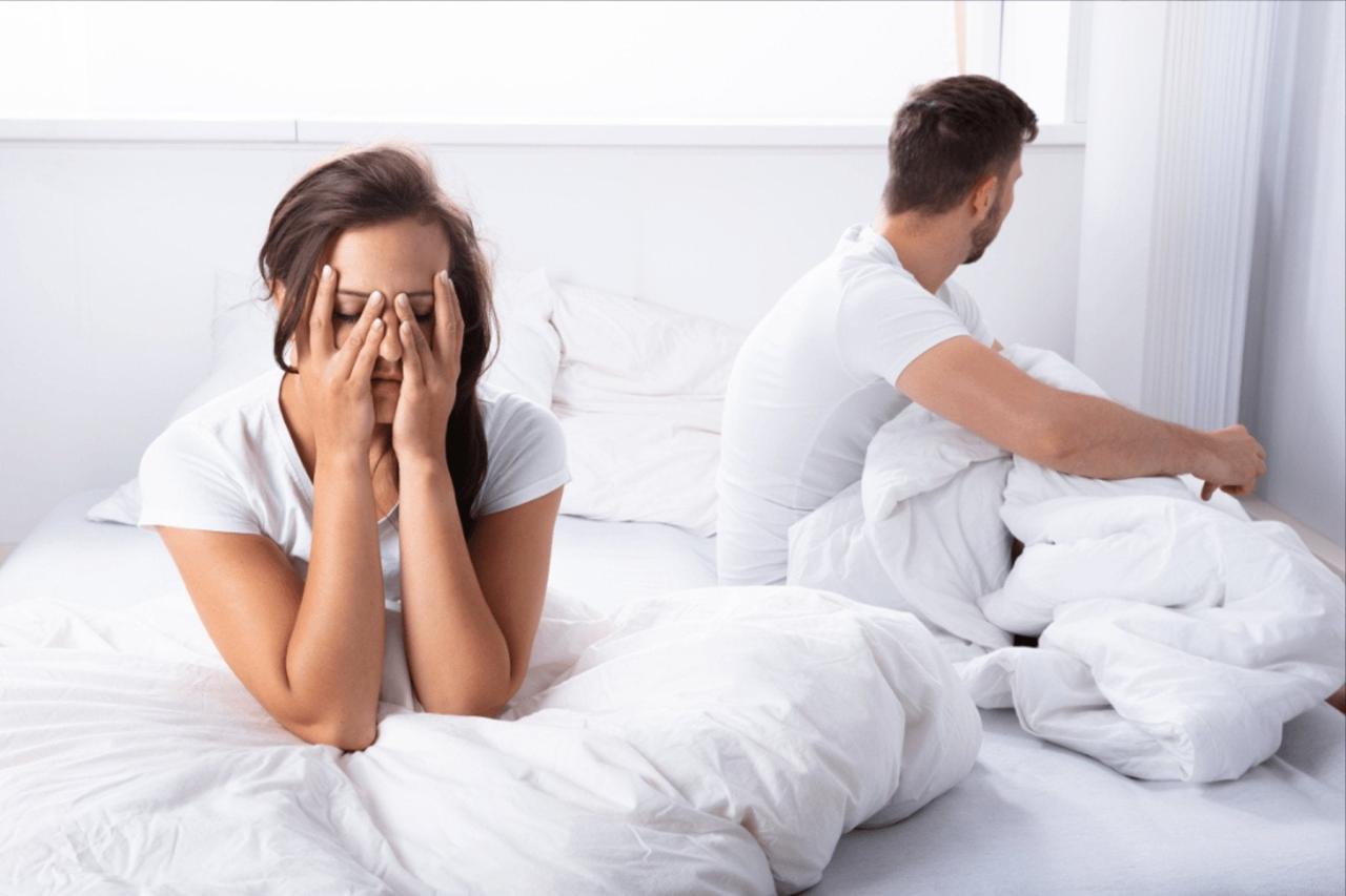 Why it might be better for yocouples sleep with two blankets better sleep