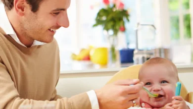 A Comprehensive Guide to Spoon-Feeding Purees: Ensuring Healthy Eating Habits from the Start