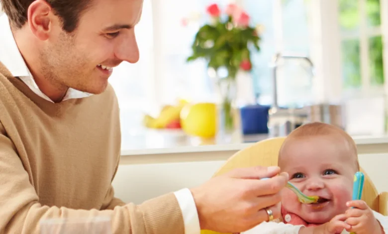 A Comprehensive Guide to Spoon-Feeding Purees: Ensuring Healthy Eating Habits from the Start