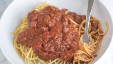 A Hearty and Comforting Meat Sauce: A Recipe for Family Gatherings and Freezer Stockpiles