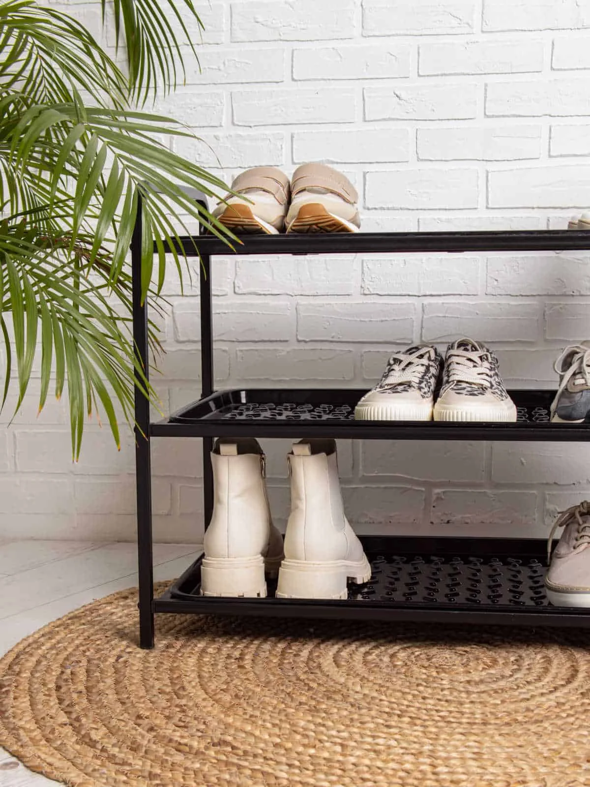 How to Deodorise Smelly Shoes Naturally and Effectively Using Bicarbonate of Soda