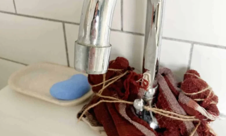 How to Remove Limescale from Taps Using White Vinegar: A Comprehensive Guide to Sustainable Household Maintenance